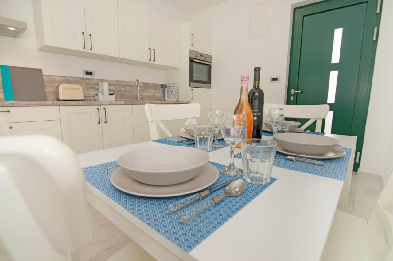 Ventus Apartment Srima Bagian luar foto