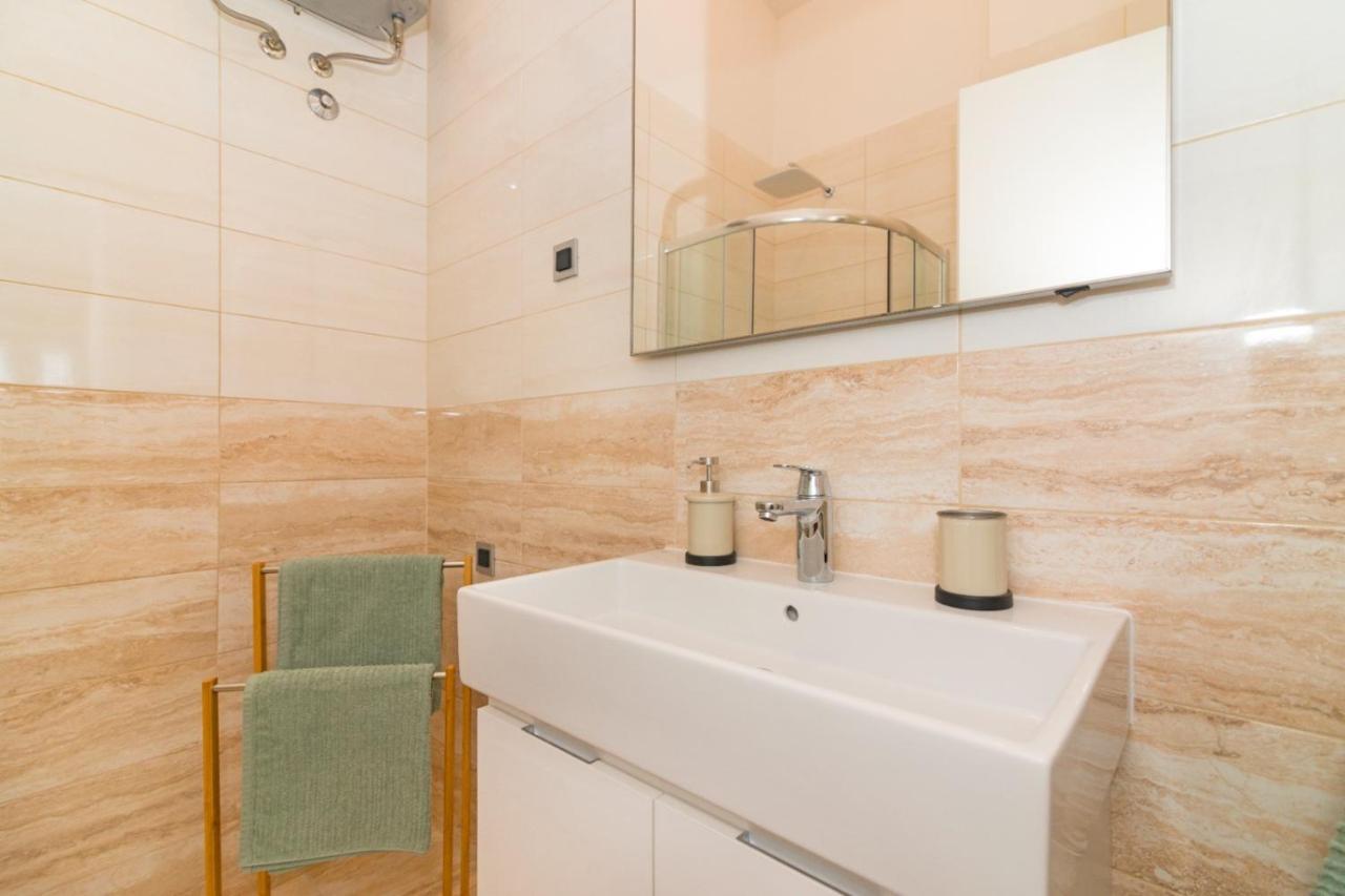 Ventus Apartment Srima Bagian luar foto