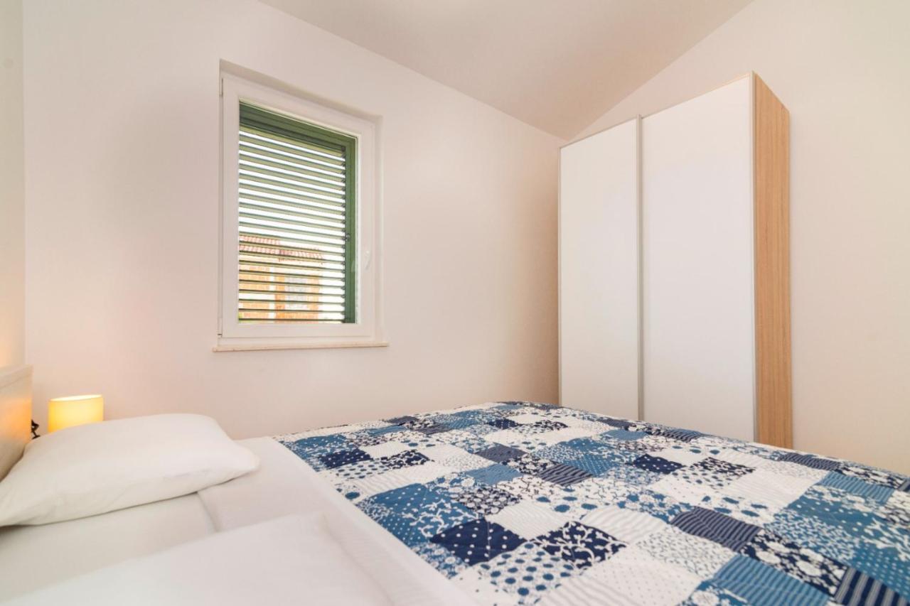 Ventus Apartment Srima Bagian luar foto